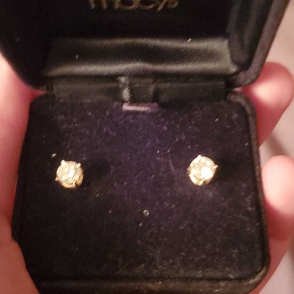 Gold earrings